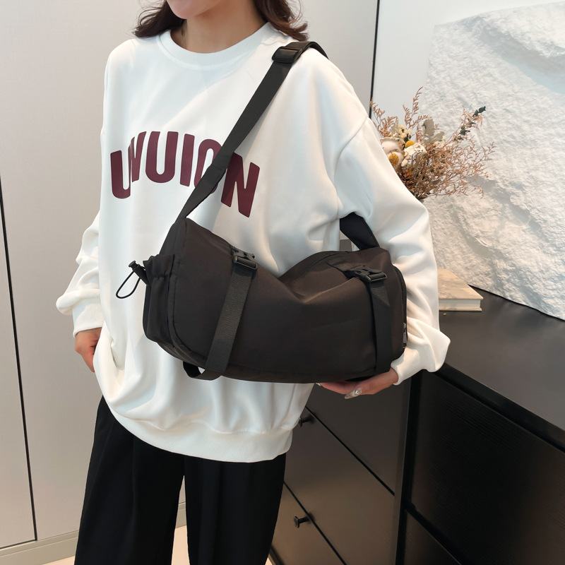 Mujeres de hombro para viajes de gran capacidad 2024 nuevo bolso deportivo multibolso simple bolso unidireccional