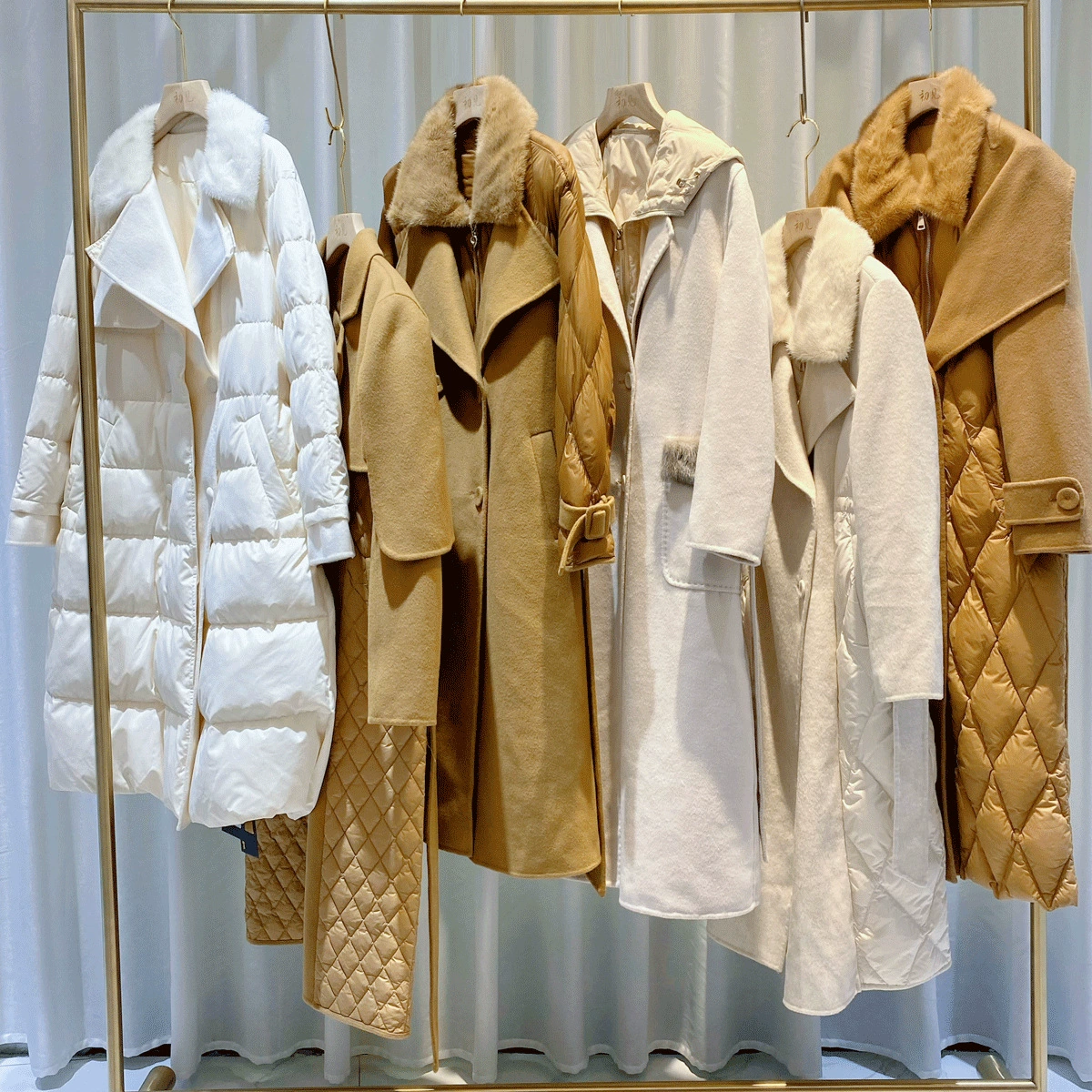 Пуховики для осени и зимы, брендовая одежда для женщин со скидками, распродажа брендовой женской одежды, товары со скидками, оптовая продажа меховых изделий.