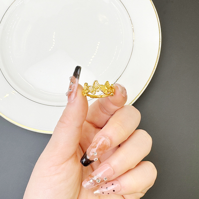 Nuevo anillo de oro de arena vietnamita ligero de lujo filamento mariposa anillo de boca viva mujer bronce chapado en oro joyerías no se desvanecen al por mayor