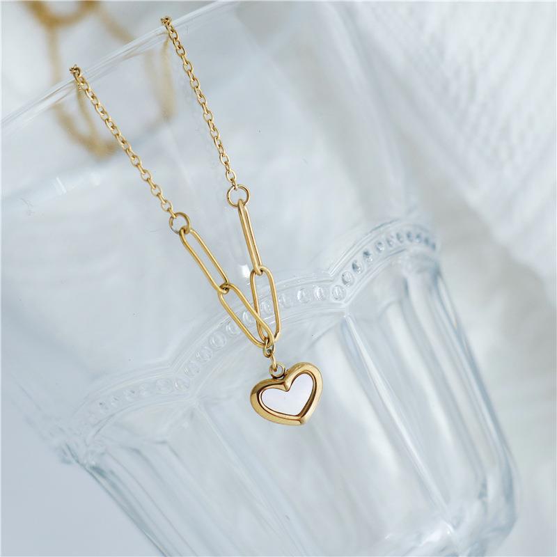 6g Weight Pendant Necklace Classification 1 Piece Quantity Daily Occasion Titanium Steel Material Heart Shape Pattern Women'S Gender Plating Design Retro Style Retro Heart Shape Titanium Steel Plating Pendant Necklace 1 Piece 7