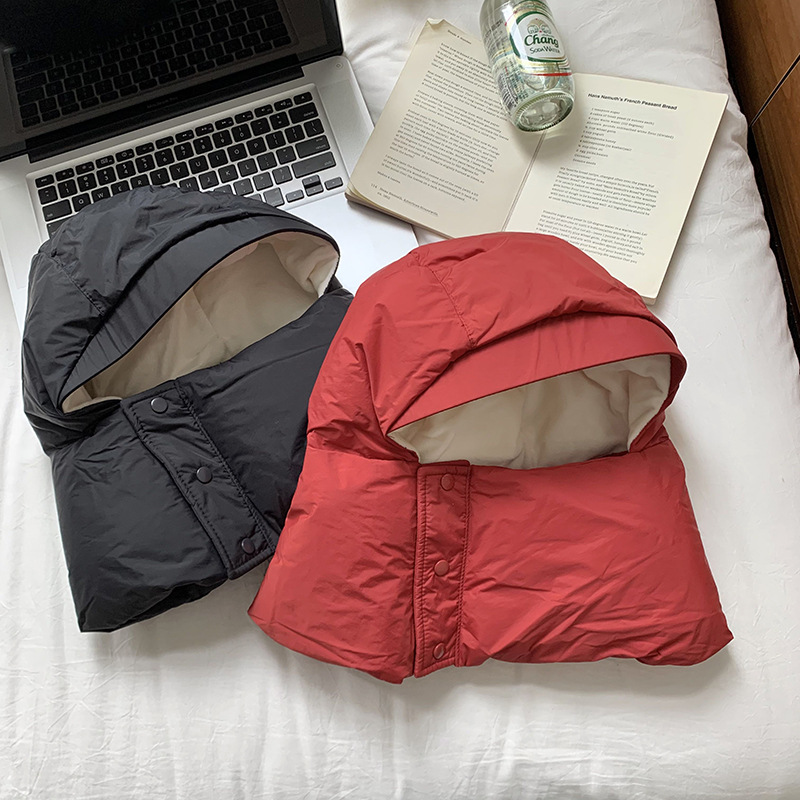 Botón sombrero para mujeres otoño y invierno estudiantes parejas de moda guobertico caliente en un sombrero de algodón de plumón para montar gorras protectoras de orejas