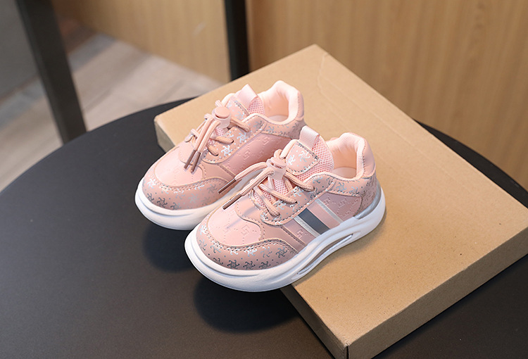 Nuove scarpe sportive per bambini in pelle Board Primavera e autunno Vendite dirette in fabbrica Spot Commercio estero_voghion.com