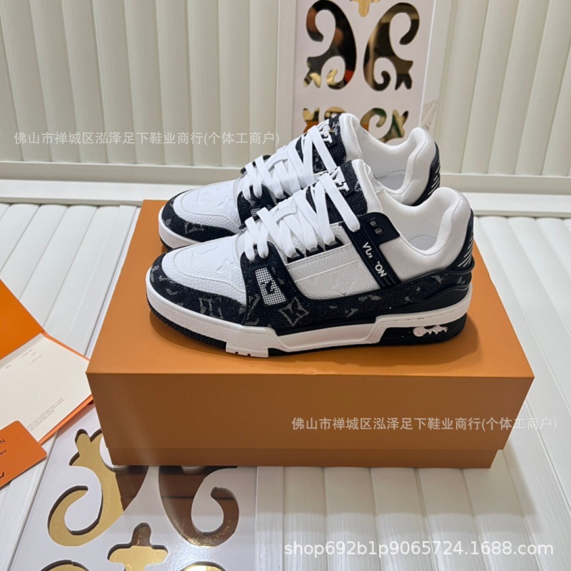 2026 casa de burro blanco zapatos de skate de cemento pareja de moda universal zapatos casuales viejos zapatos de cuero blanco con suela gruesa baja