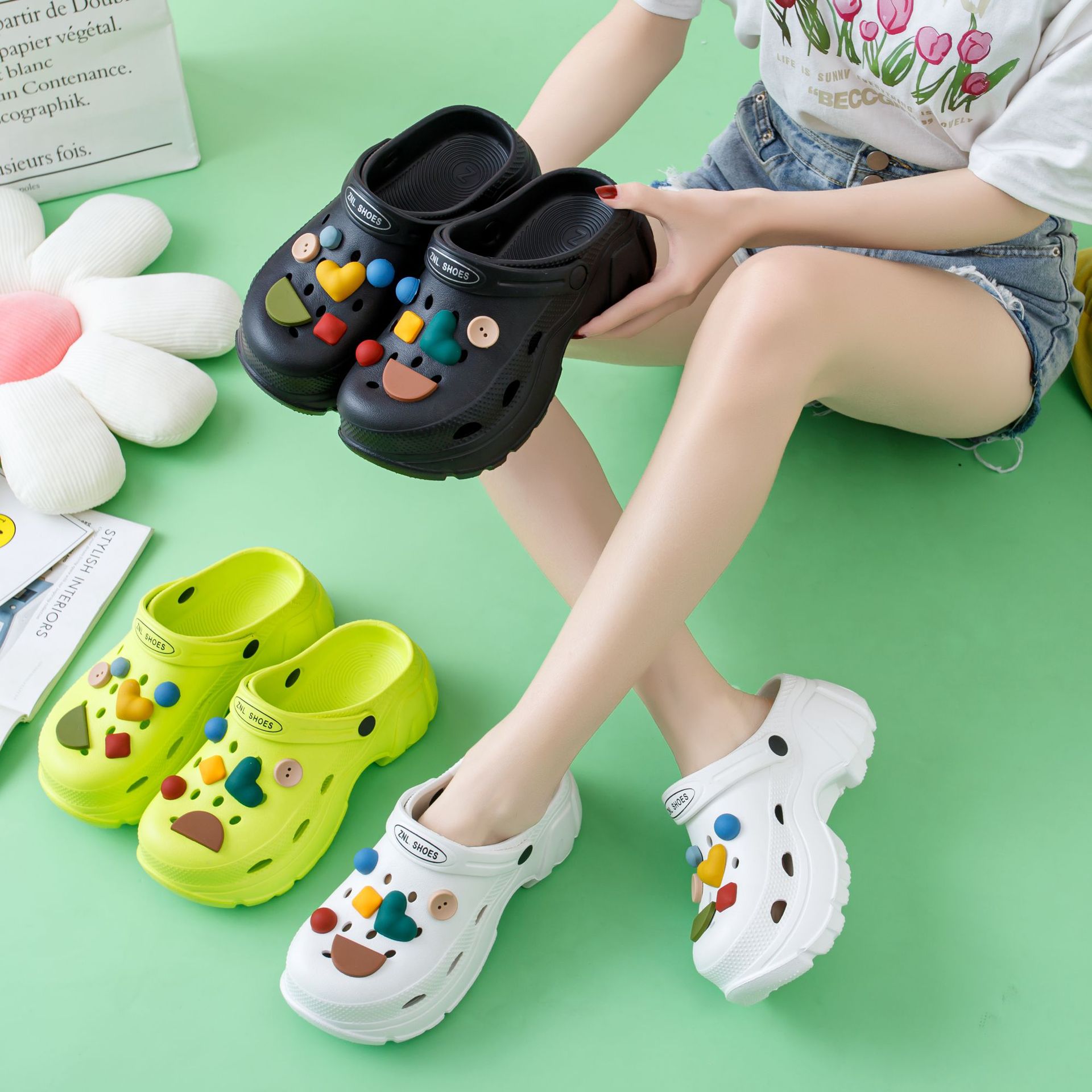 Einteilige Lochschuhe mit dicken Sohlen, Sommer-Oberbekleidung für Damen, 2023, neue rutschfeste, erhöhte Baotou-Stepp-Sandalen und Hausschuhe_voghion.com