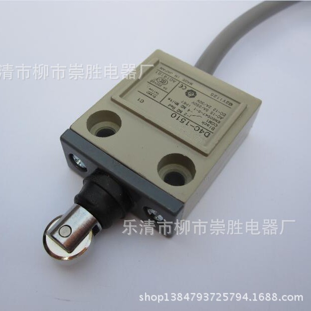 行程开关D4C-1510 限位开关自复位一开一闭 配线一米