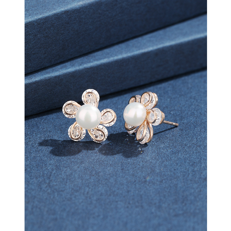 Pendientes de perlas de agua dulce de flores de circón de alta gama Pendientes de diseño de nicho de plata de ley 925 para mujer Pendientes de lujo ligero