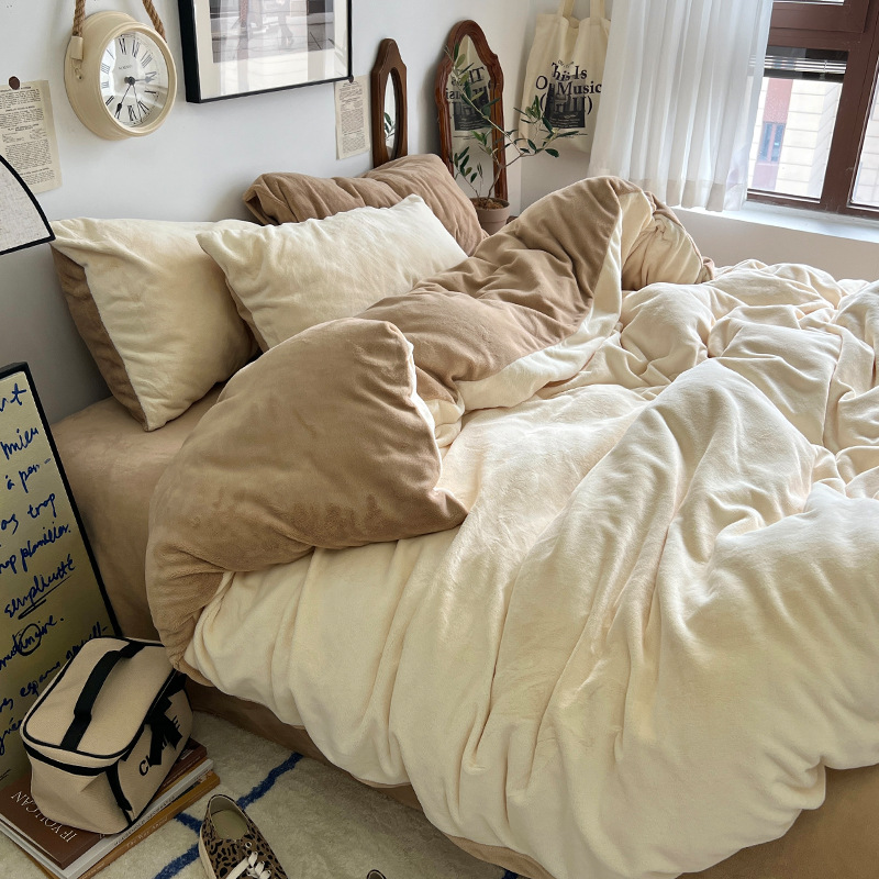 Cama de terciopelo de leche doble de color sólido de invierno juego de cuatro piezas engrosado más funda de edredón de terciopelo juego de tres piezas sábanas de dormitorio