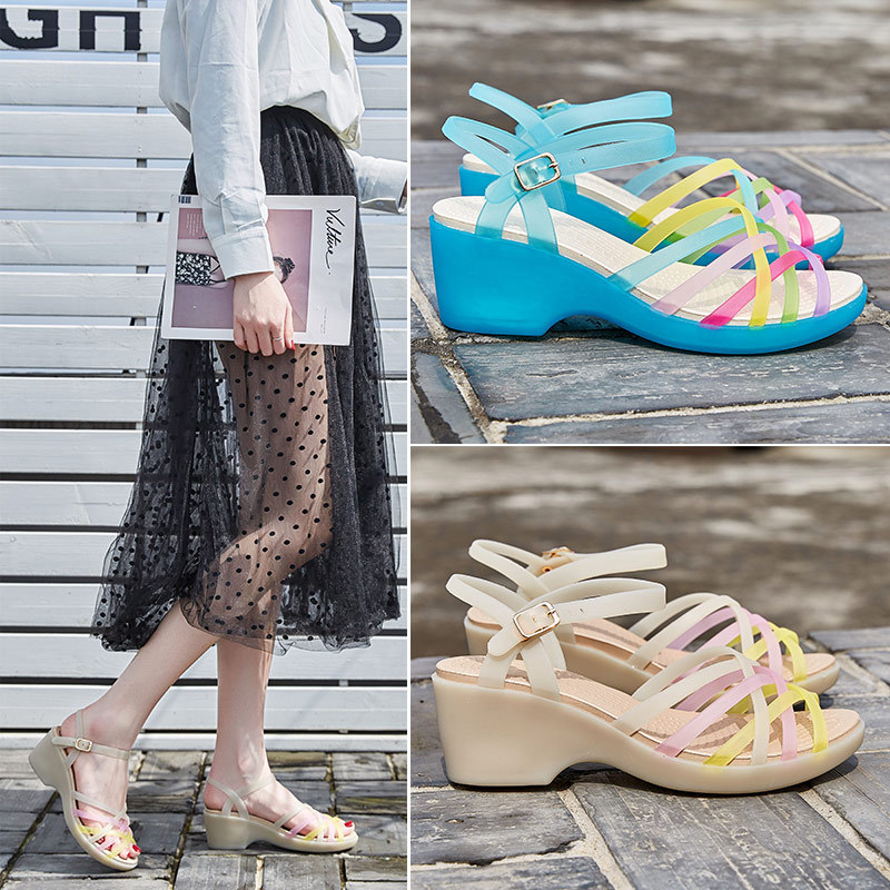 2025 verano zapatos de jalea de talón de pendiente de mujer sandalias de plástico de cristal de plástico de fondo grueso zapatos de playa de mujer boca de pescado sandalias agujero