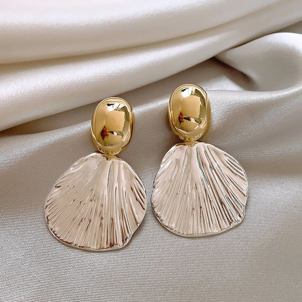 European and American Light Luxury Shell Flower Earrings 925 Silver Needle High-grade Earrings Ins Niche Design Elegant Retro Earrings