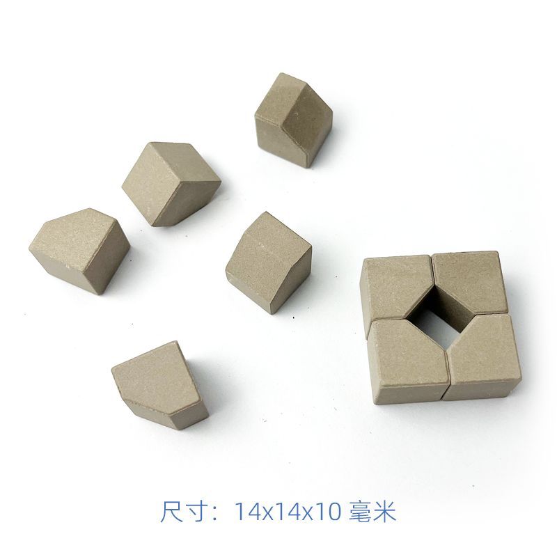 Угловой квадрат серого кирпича