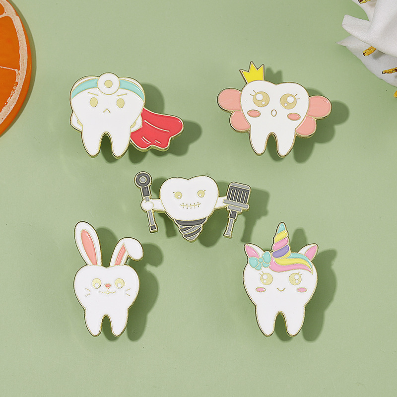 Cartoon Style Pin Alloy Stoving Varnish Unisex Brooches display picture 4