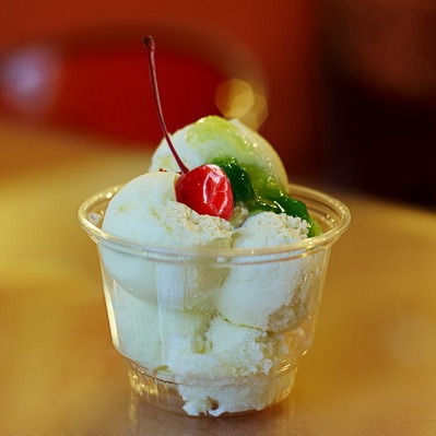 供应8安士冰激凌杯一次性透明塑料杯胶杯PET杯圣代杯冰沙刨冰碗杯