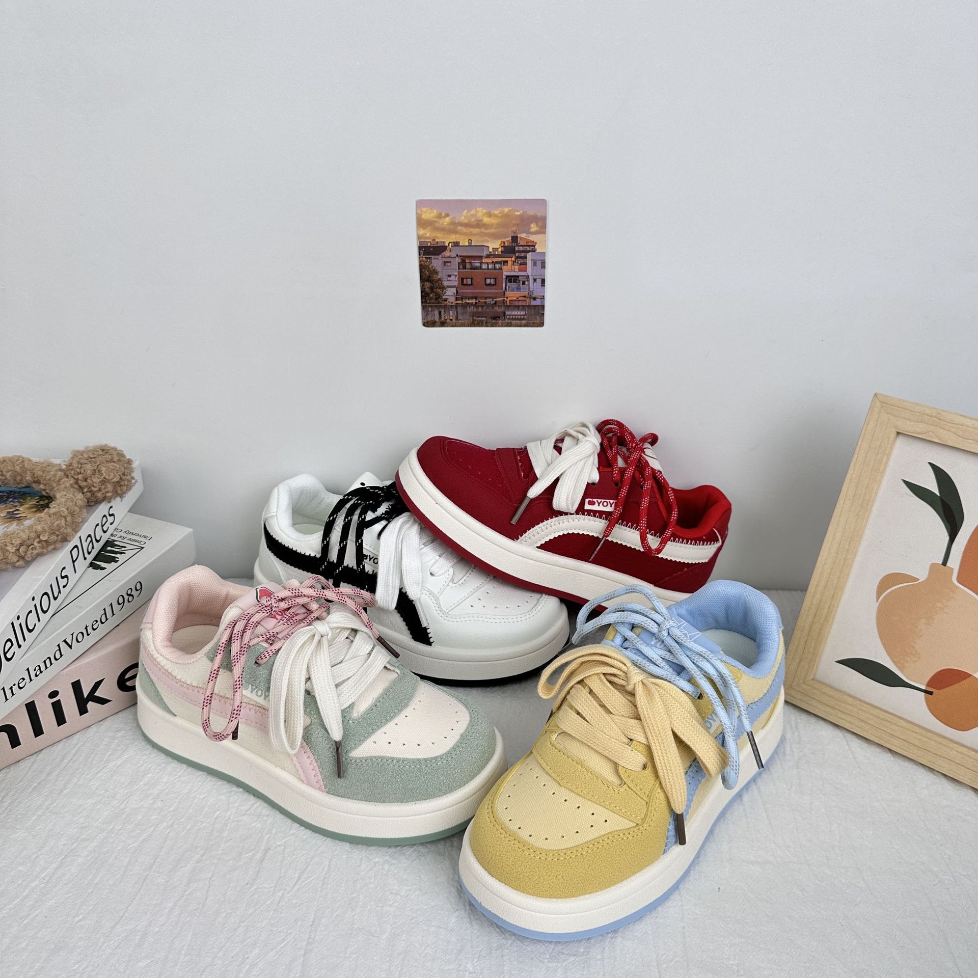 Zapatos de suela gruesa de larga onda para mujeres 2025, nuevos zapatos de moda, zapatos de pan de nicho, zapatos blancos de verano, zapatos de skate casuales