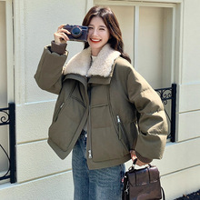 韩版休闲气质90白鸭绒羽绒服女冬季宽松军绿色翻领羊羔毛加厚外套