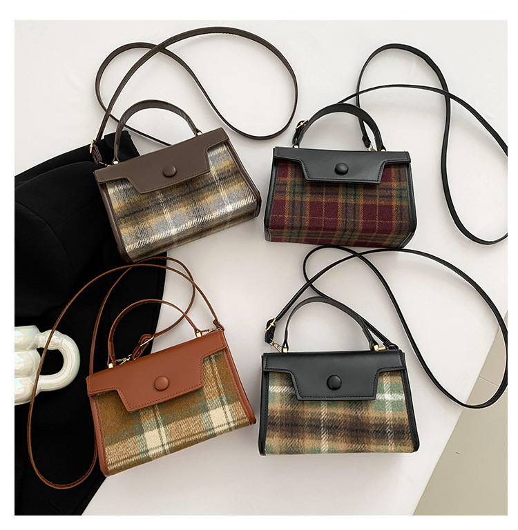 The textured color-blocking small square bag for the 2024 autumn and winter season features a cute checkered handbag with a niche design and a patchwork styling crossbody bag undefined