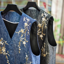 一针一线透着东方韵味！时髦刺绣钉珠亚麻牛仔马夹女秋季