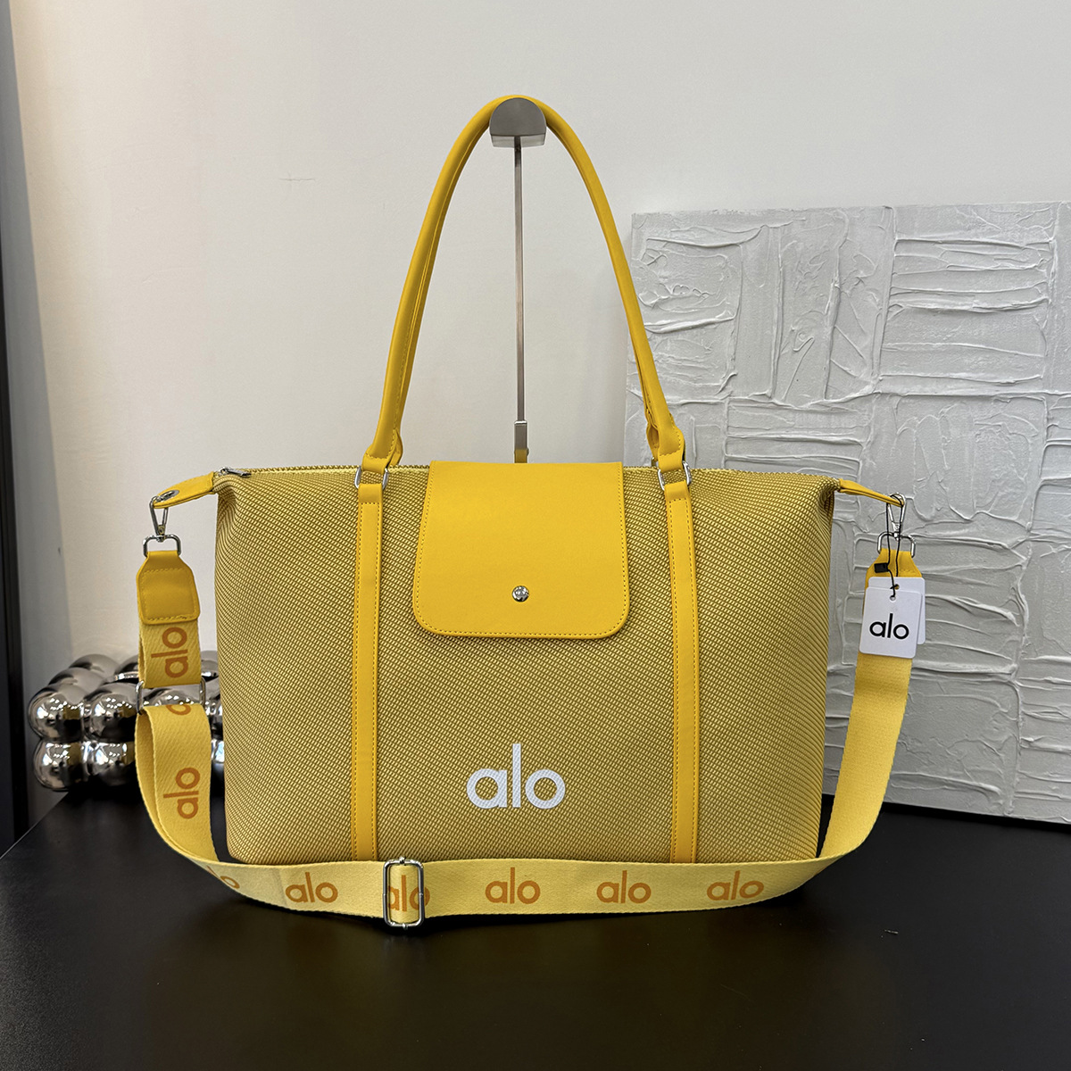 Alo Short-Distance Travel Bag Women's 2025 New Autumn and Winter Large-Capacity Lightweight Luggage Bag Business Trip Travel Fitness Bag