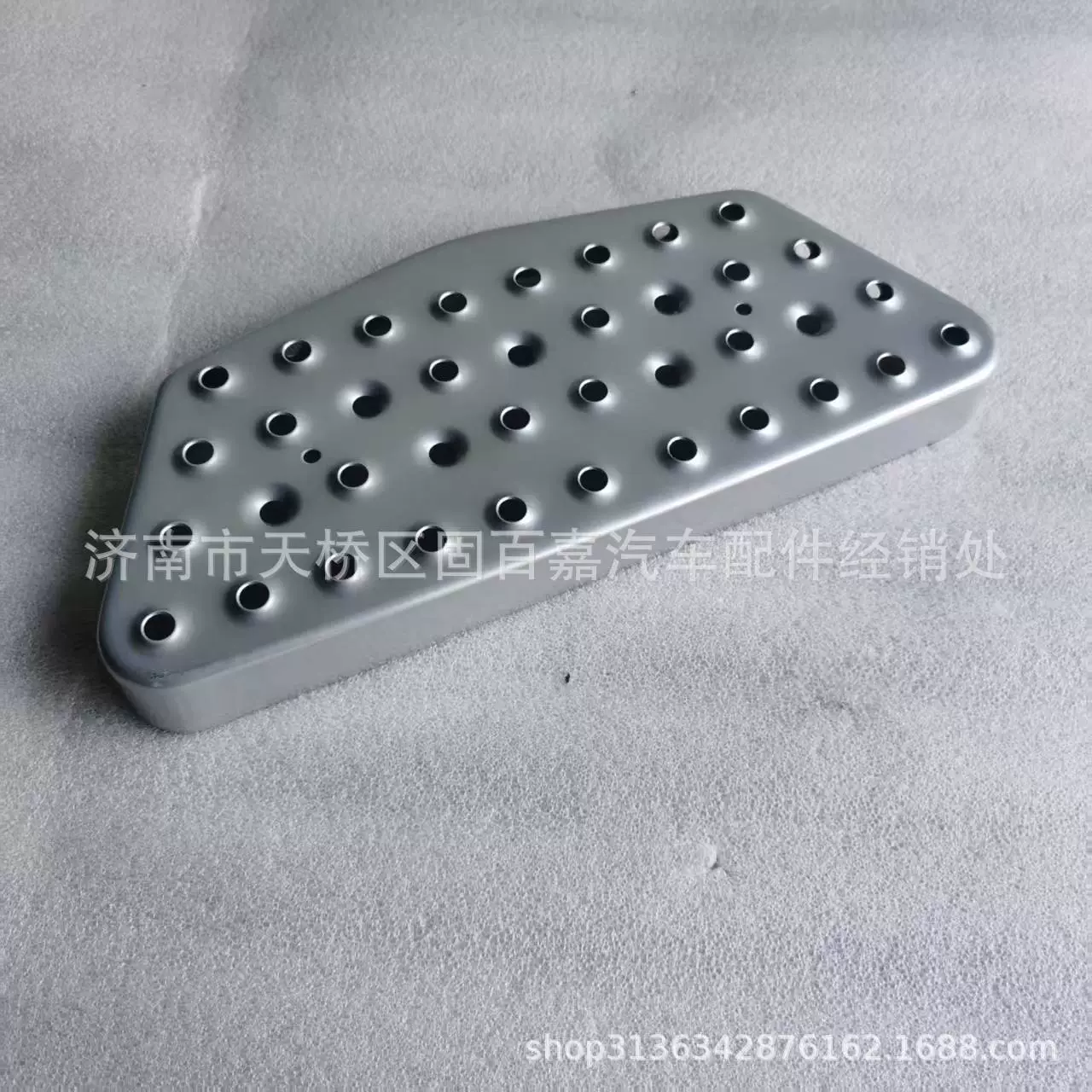 810W61511-0001 Листовая пластина передняя противоскользящая нижняя Howo Shandeka