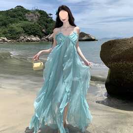 法式气质绝美挂脖吊带连衣裙仙女夏季超火高级感海边度假沙滩长裙