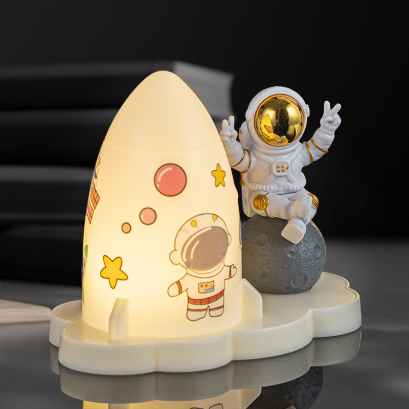 New Rocket Astronaut Ornaments, Creative Home Dormitory Bedside Lamp, Kidsren's Christmas Gift, Astronaut Night Light New Rocket Astronaut Ornaments, Creative Home Dormitory Bedside Lamp, Kidsren's Christmas Gift, Astronaut Night Light