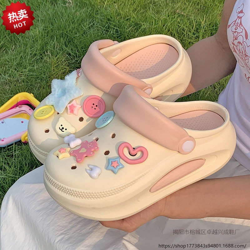 Dopamine Thick-Soled Clogs for Women, Summer Outdoor Trendy Non-Slip Height-Increasing Beach Sandals, Closed-Toe Mules, Swing Dopamine Thick-Soled Clogs for Women, Summer Outdoor Trendy Non-Slip Height-Increasing Beach Sandals, Closed-Toe Mules, Swing