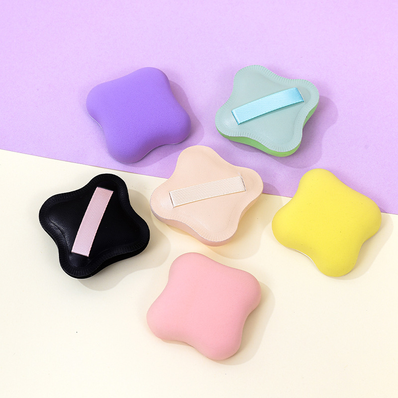 Puff de algodón de azúcar de trébol de cuatro hojas personalizado de fábrica súper suave y grueso esponja de maquillaje sin látex cojín de aire huevo de belleza al por mayor