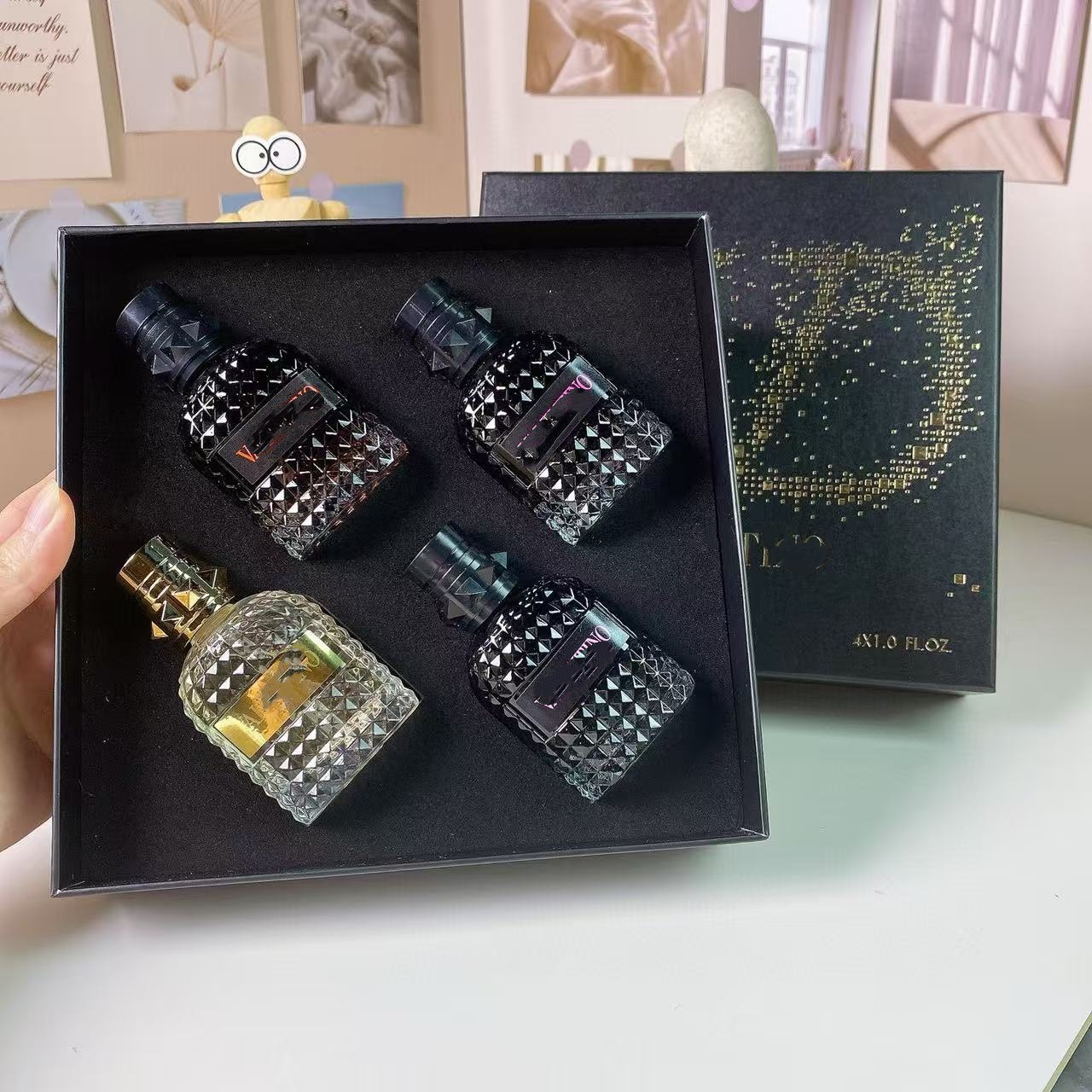 Comercio exterior transfronterizo caja de explosión limitada varios tipos de perfumes caja de marca grande muestra pequeña muestra al por mayor