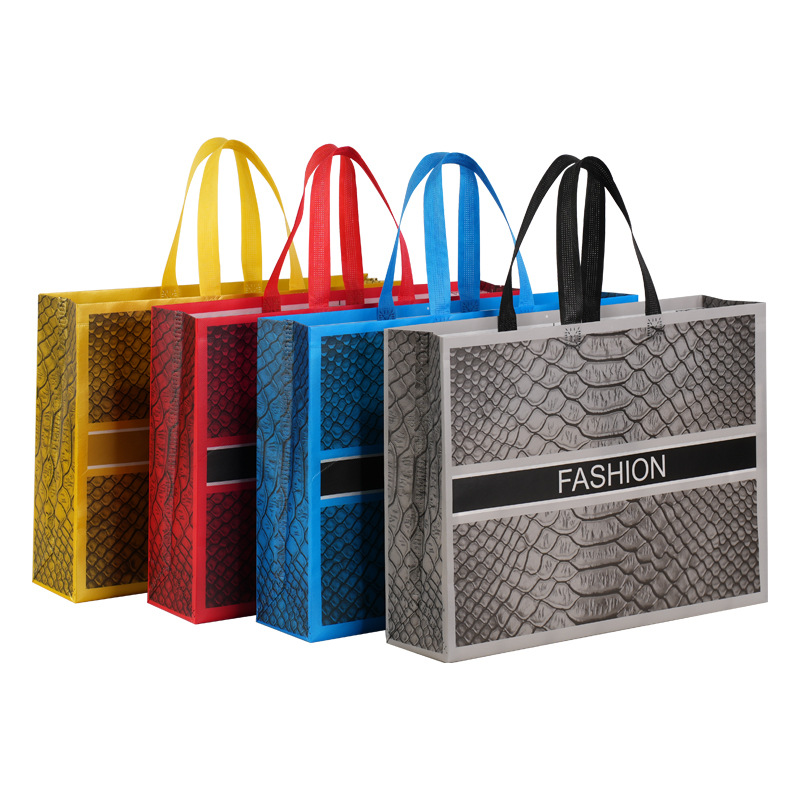 Bolsas de ropa recubiertas de película personalizadas bolsas de tela no tejida en stock ecológicas ropa de hombre ropa de mujer compras bolsas tridimensionales se pueden imprimir portátiles