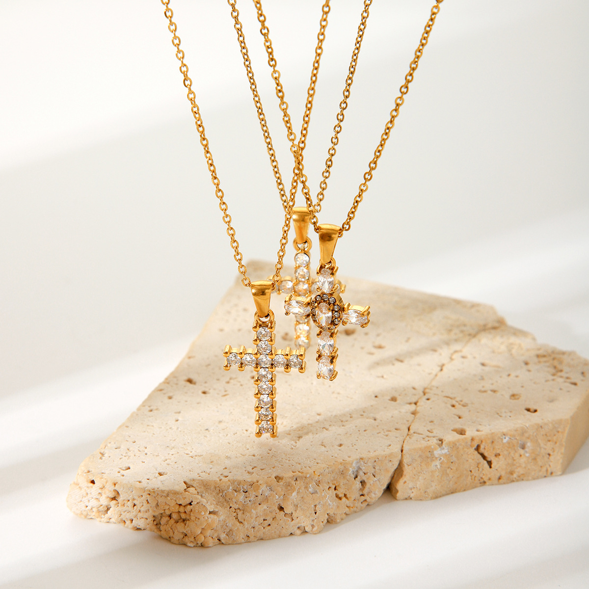 cable chain Chain Type 1 Piece Quantity PVD Coated Real Gold Plated Cross 304 Stainless Steel Casual Elegant Lady Waterproof Non Tarnish 304 Stainless Steel Pendant Necklace