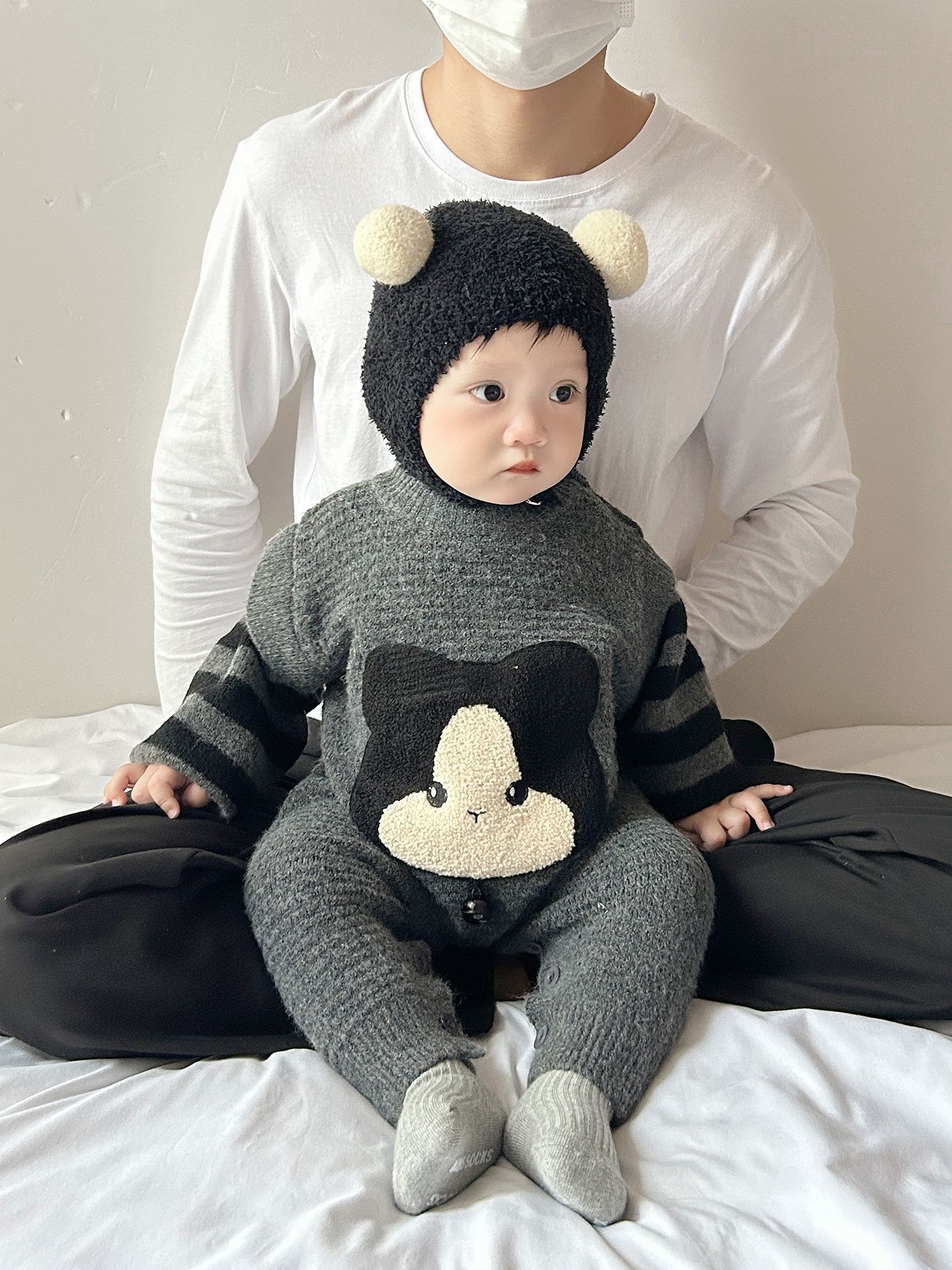 Uniforme de bebé otoño invierno ropa de bebé invierno lindo caricatura coreana pequeña edad de mes gruesa ropa de punto para salir