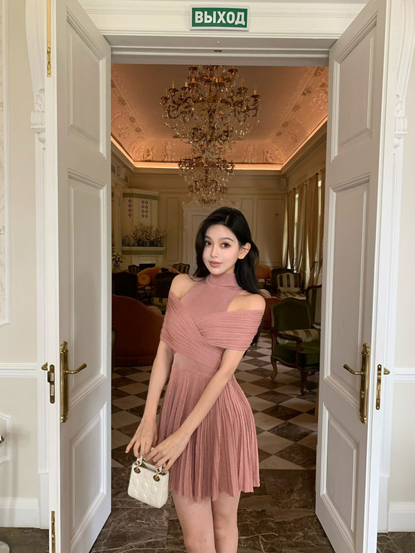 woppei 小巴姐妹四色交叉设计感针织显瘦系列款（连衣裙/上衣）|undefined
