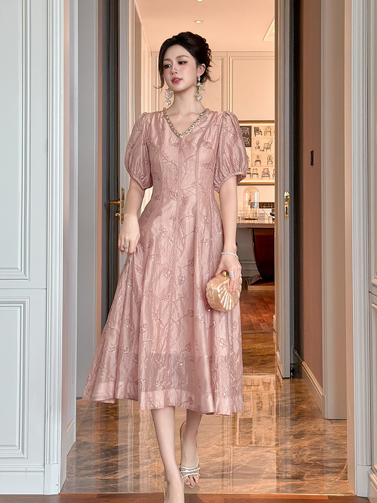 Váy maxi nữ thêu sequin cổ chữ V thắt eo xòe phong cách Pháp — hồng