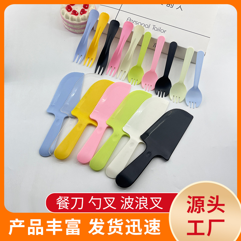 Birthday cake cutter disposable plastic colored toothed knife…