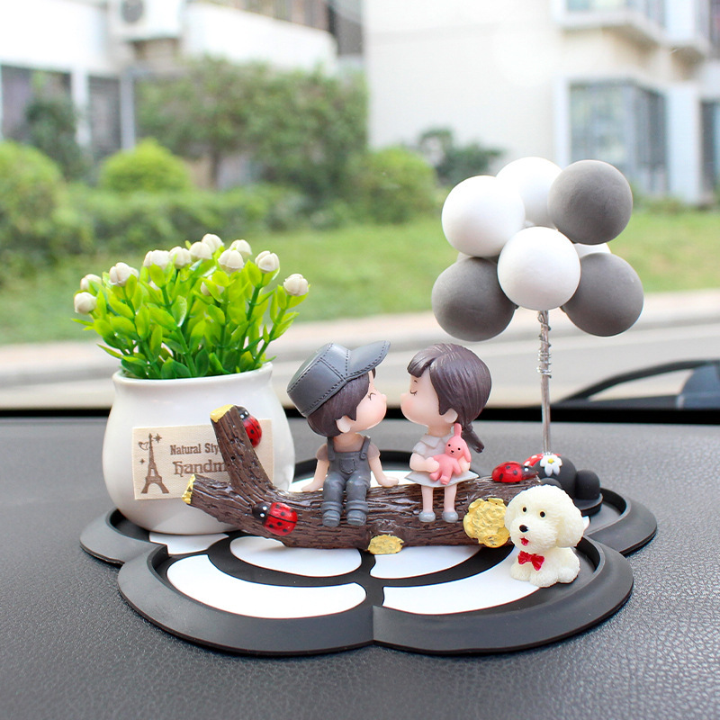 Decoraciones de automóviles pareja creativa consola de automóviles encantadora muñeca de la red decoración de automóviles decoración de automóviles mujeres