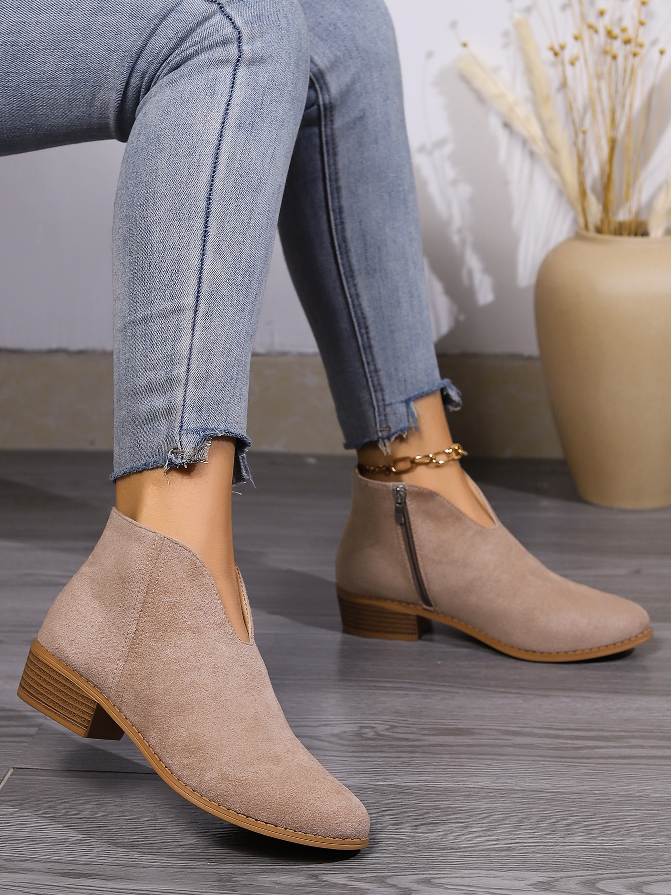 Ženski škornji velike velikosti Enobarvni škornji z debelo peto_voghion.com