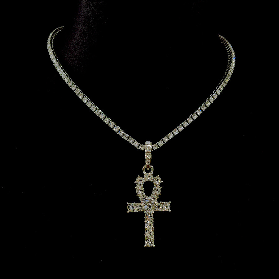 Collar de cruz con diamantes de moda para mujer, cadena para clavícula, nuevo modelo 2024, colgante de diseño exclusivo, simple y lujoso.