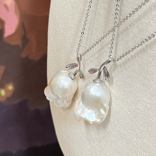 A Rose Pendant Natural Strong Light Large Baroque Freshwater Pearl Simple New Fashion Gold Injection