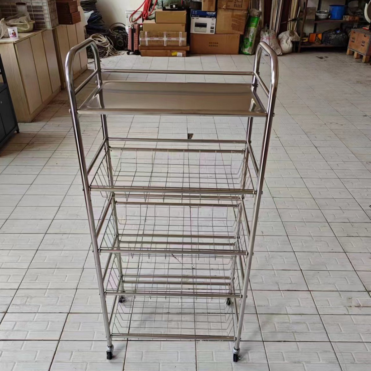 5개의 층과 4개의 바구니