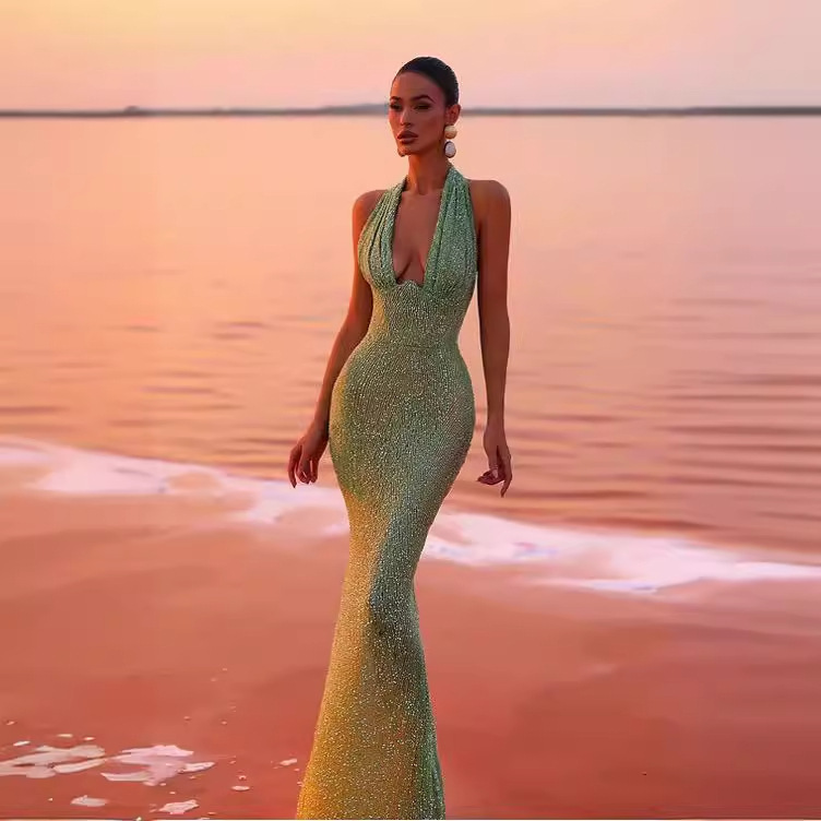 Green sexy sleeveless slim neck backless sequins tight long hip dress a gift