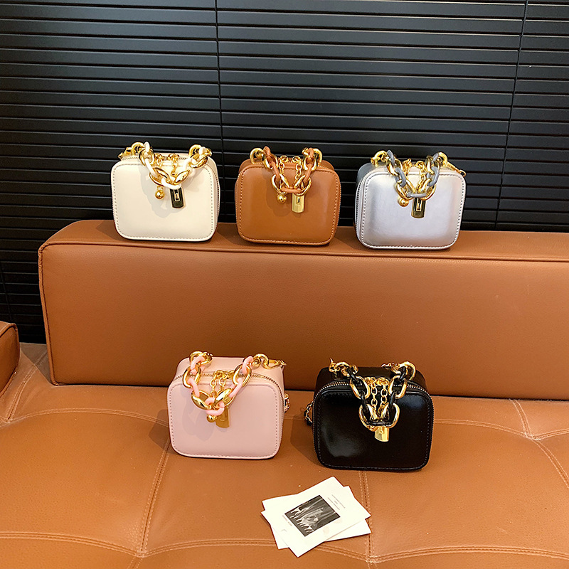 Cross-Border Women's Bags 2026 New Trendy Brand Chain Handbag Small Chanel-Style Structured Box Bag Lipstick Bag Crossbody Bag