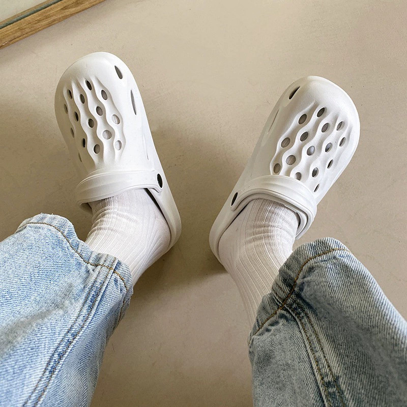 Туфли с дырками, модные мужские и женские новые эластичные пляжные повседневные универсальные тапочки Баотоу в Корейском стиле из ЭВА для пар и студентов