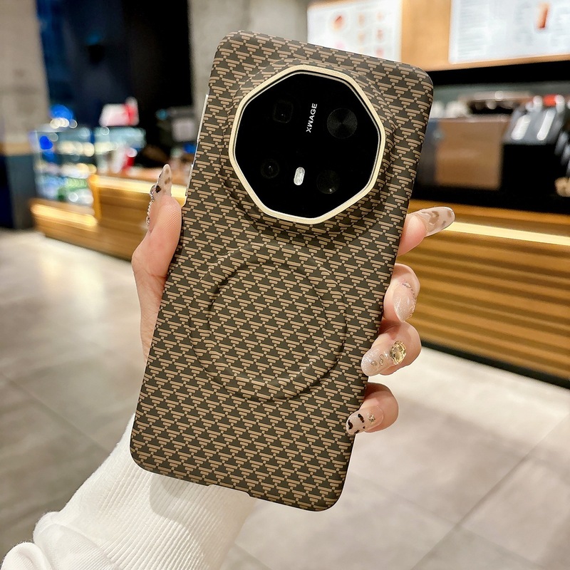 Huawei mate70rs Extraordinary Master 携帯電話ケースに適しています磁気カーボンファイバーパターンメタルフレーム mate70pro 新しいハイエンド mate60pro オールインクルーシブ超薄型落下防止保護カバー男性と女性用|undefined