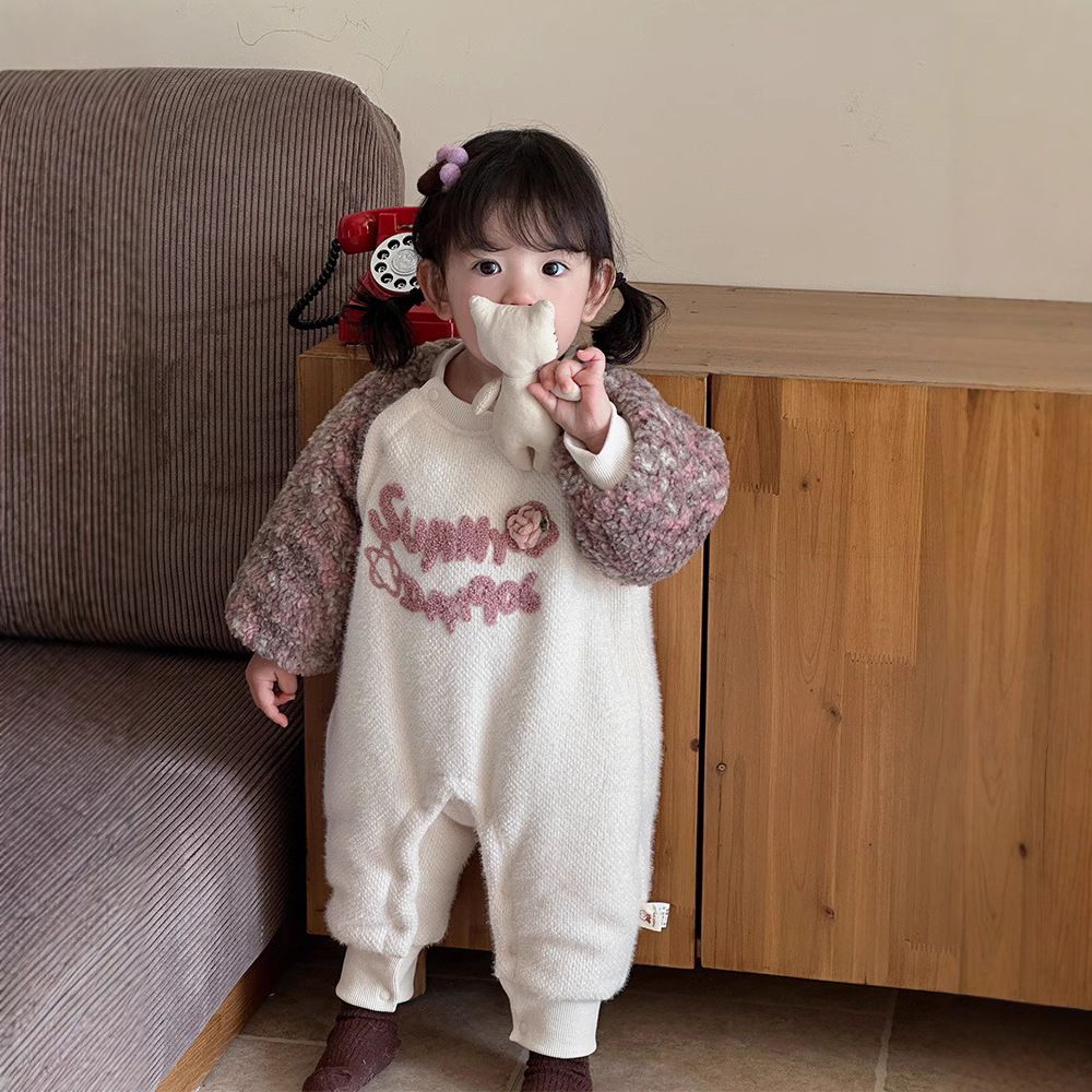 Chaqueta de algodón cálida gruesa de invierno para niña, linda y linda letra coreana, rosa tridimensional, mamelucos de una pieza de estilo occidental