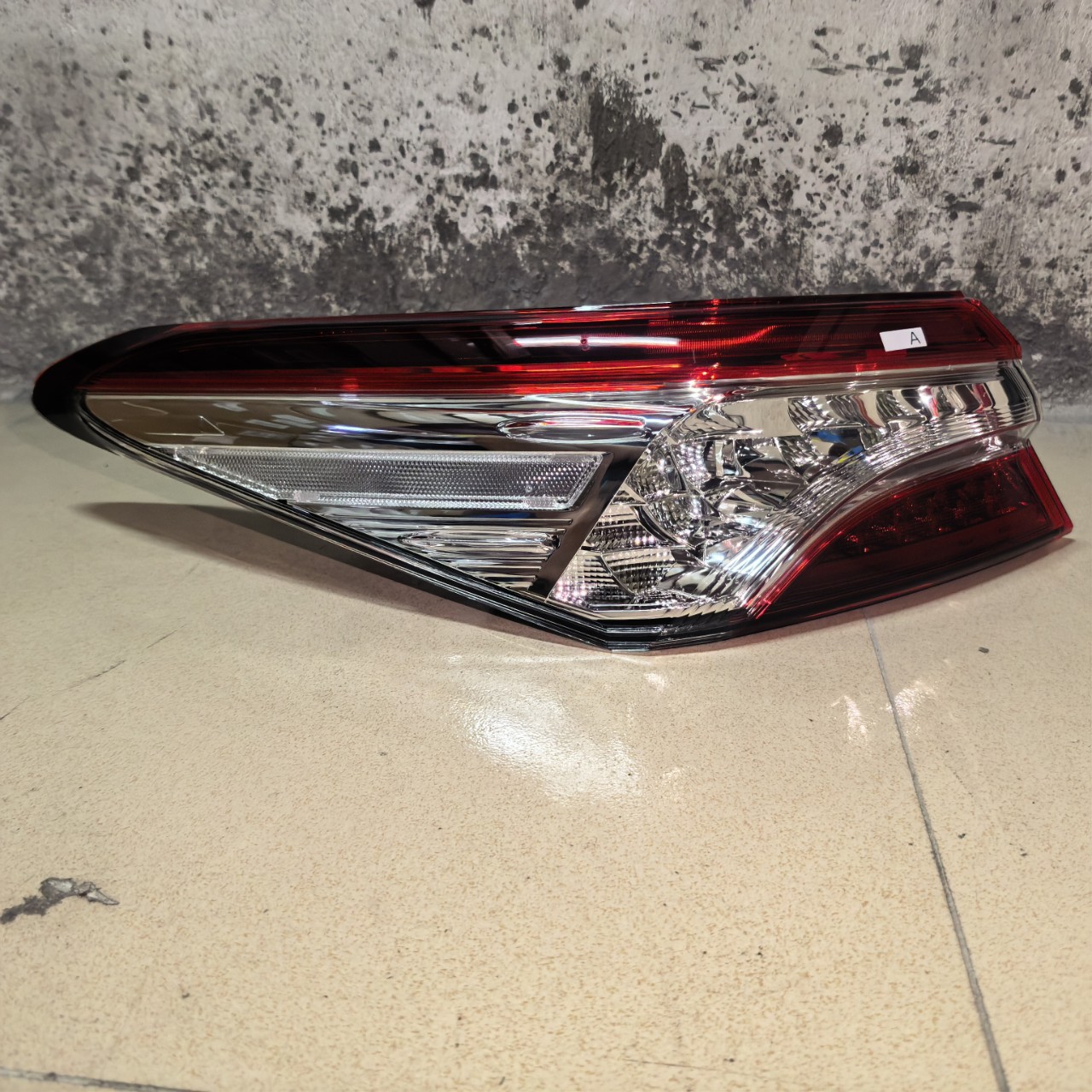 In stock, compatible with Toyota Camry outer tail lights, brake tail lights, LR 8155006880, 8156006880