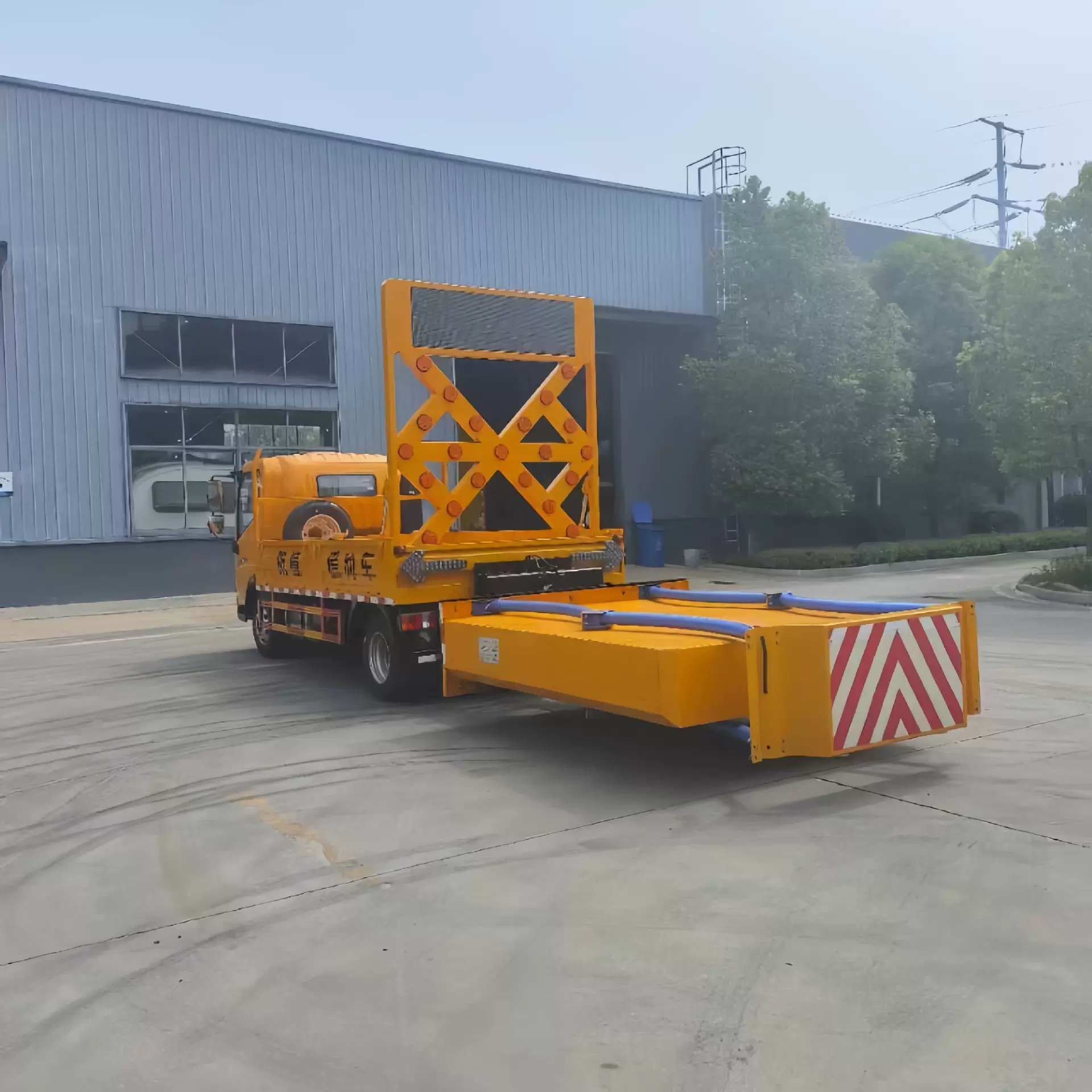可定制选择防撞缓冲包高速公路防撞缓冲车 工程施工防碰防追尾车