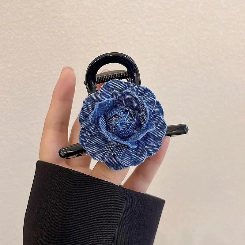 데님 다크 블루 카멜리아 클립