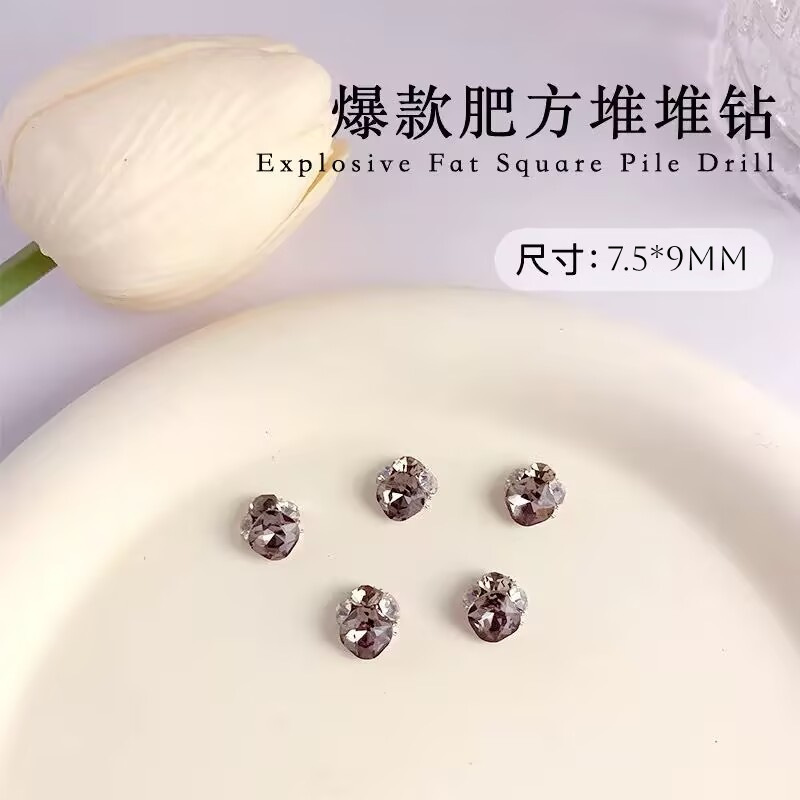 小さな高品質の太い四角いフラッシュダイヤモンドボールネイルアートジュエリースーパーフラッシュ小さな太い四角い完成品パイルクリスタルネイルアクセサリー|undefined
