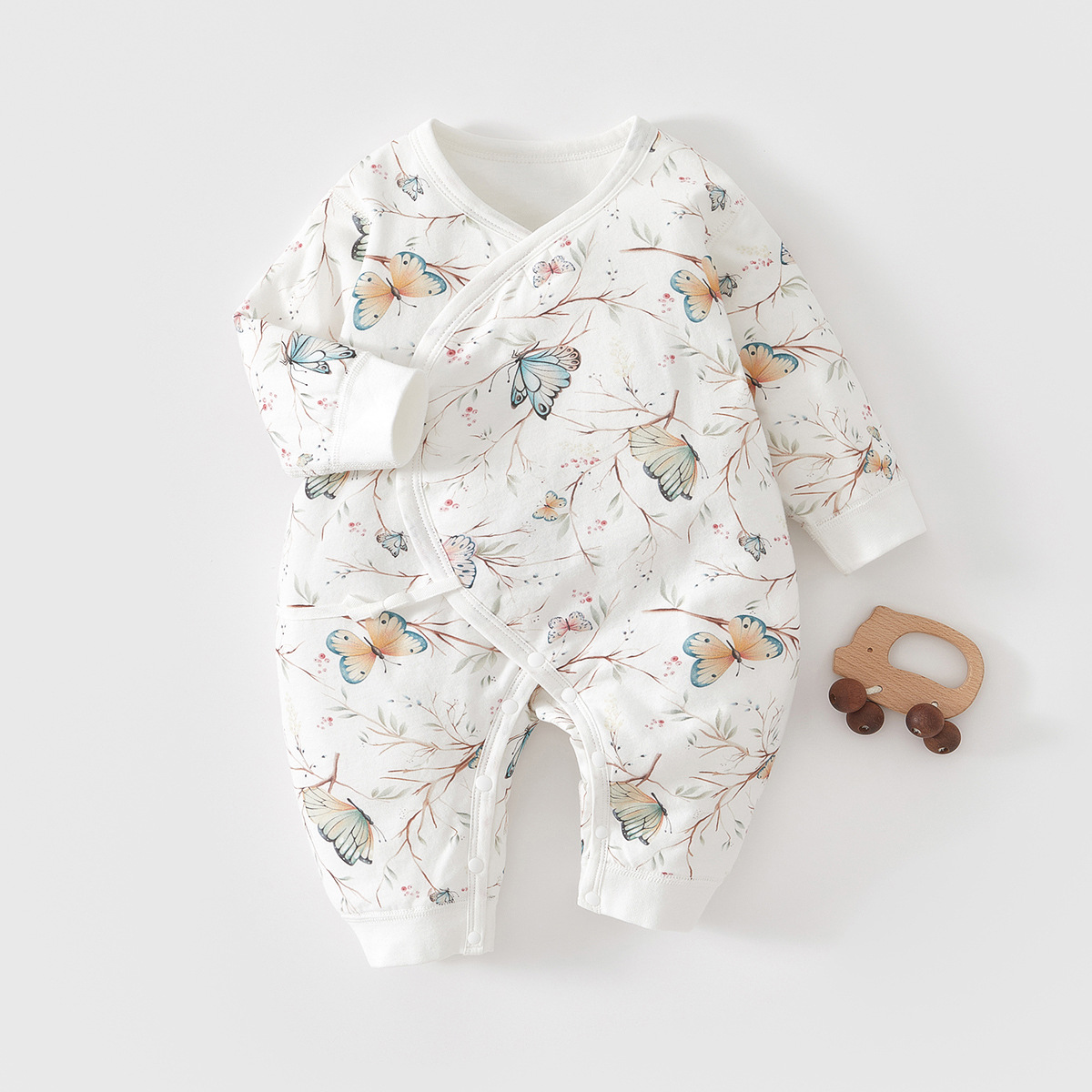 Ropa de recién nacidos 40 gramos de algodón intercalado de otoño y invierno, una clase de luna llena, ropa de bebé, ropa de recién nacidos, ropa de bebé