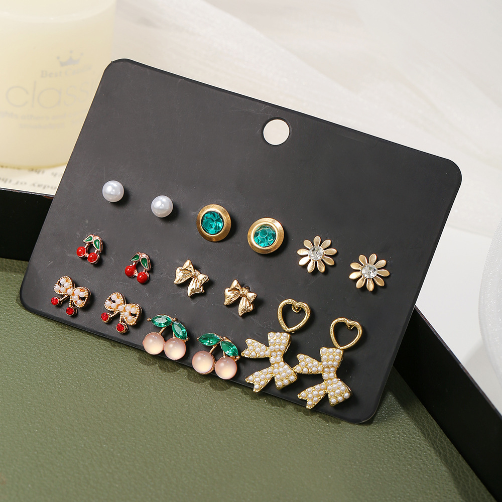 Factory Wholesale Alloy One Card Stud Earrings 9 Pairs Earring Set Geometric Electroplating Rhinestone Earrings Accessories Female Wholesale display picture 3