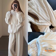 CI113���⴩�ļҾӷ� ��ů���m�ɼ���˯��Ů�¿�����b�Ӻ�